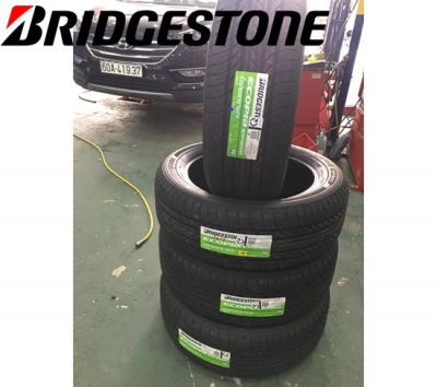 235/55R19 101V